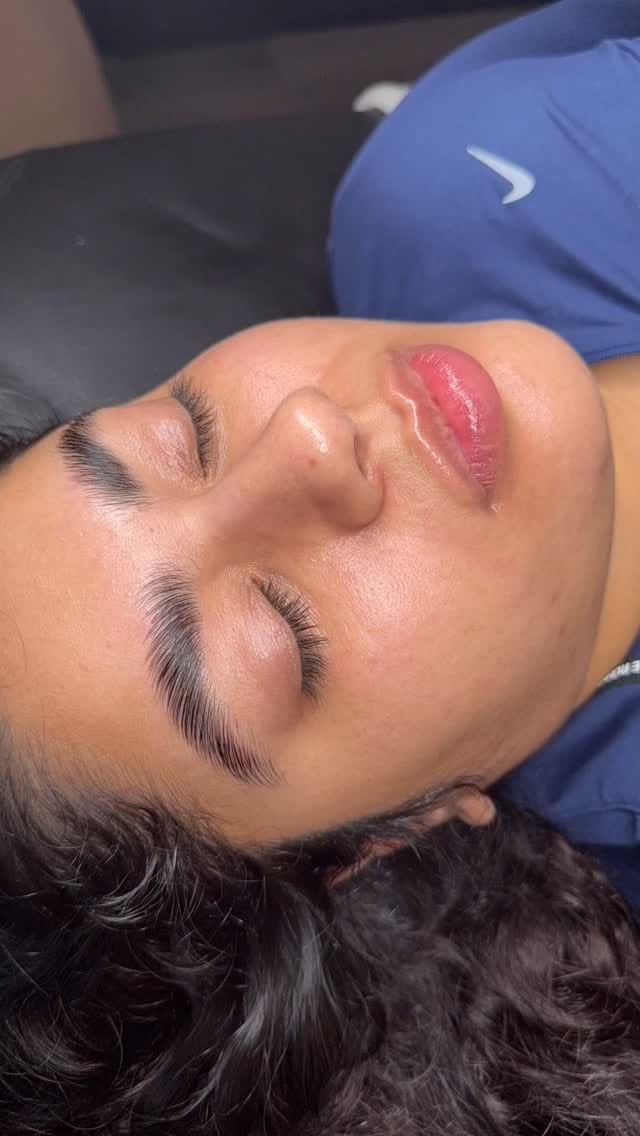 Post 8 by Houston’s #1 Brow Artist & Educator on Instagram (video)