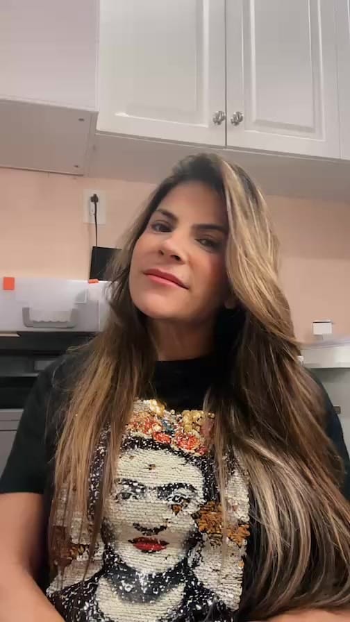 Post 8 by Sofia Loren Salon on Instagram (video)