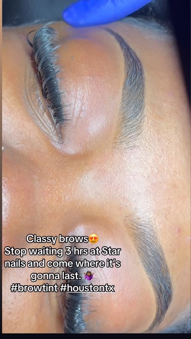 Post 1 by Hey it’s Crystal your fav PMU artist on Instagram (video)