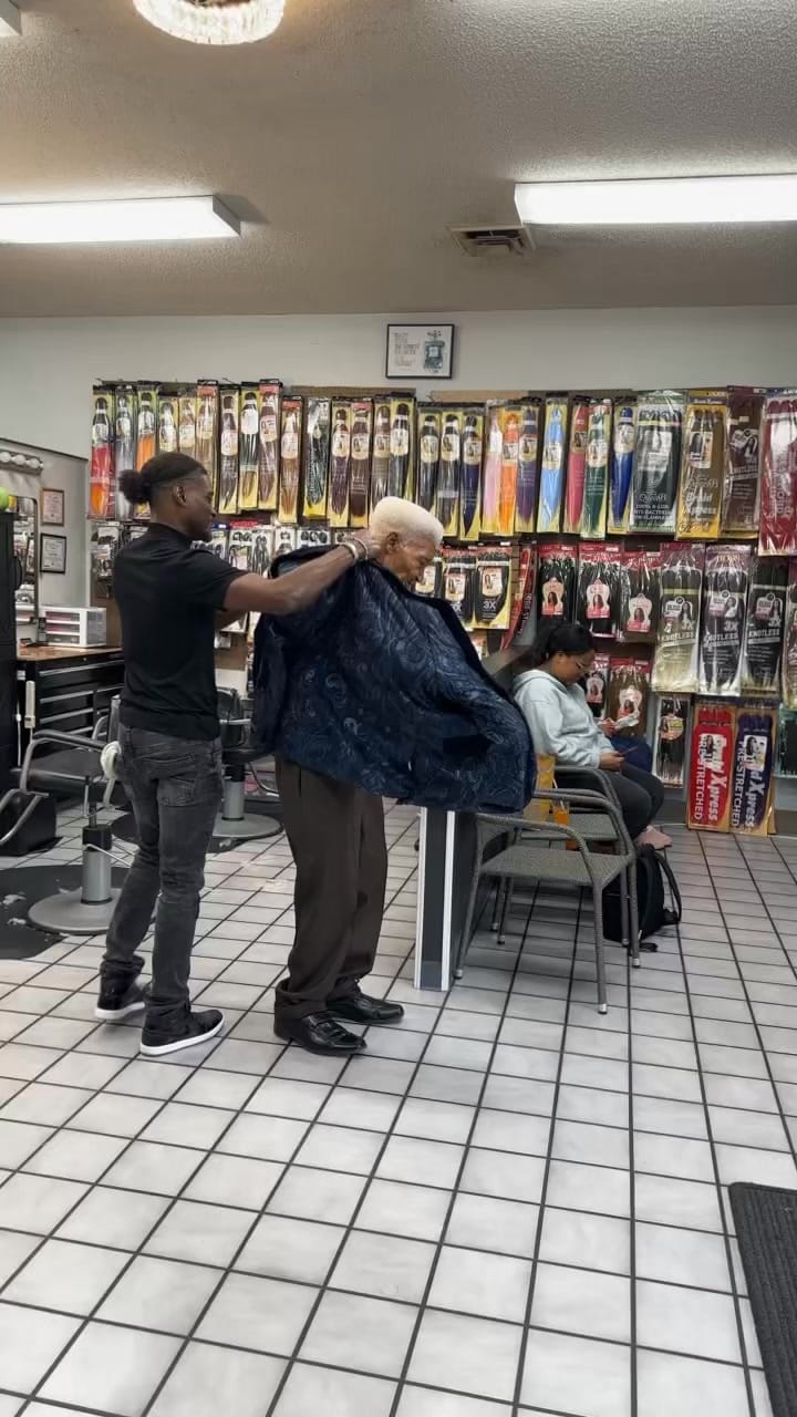 Post 8 by Latrice Flakes on Instagram (video)