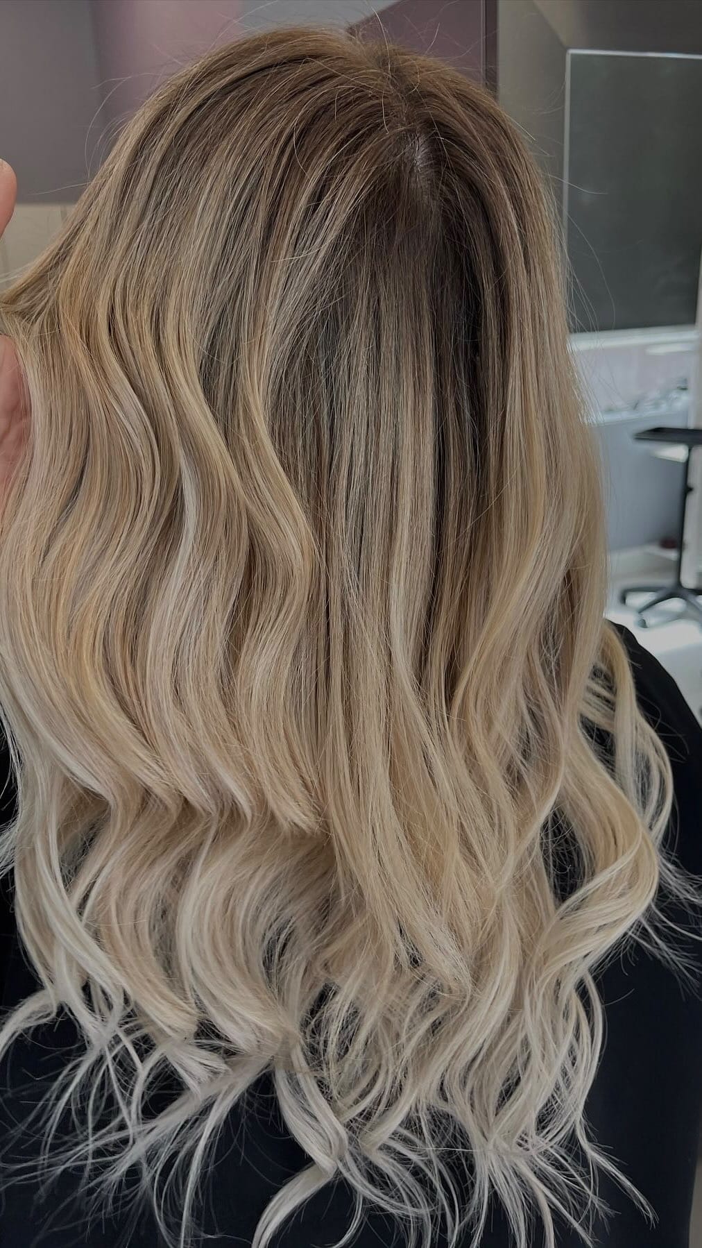 Post 7 by Healthy Hair | Perfect Color | Natural Extensions on Instagram (video)