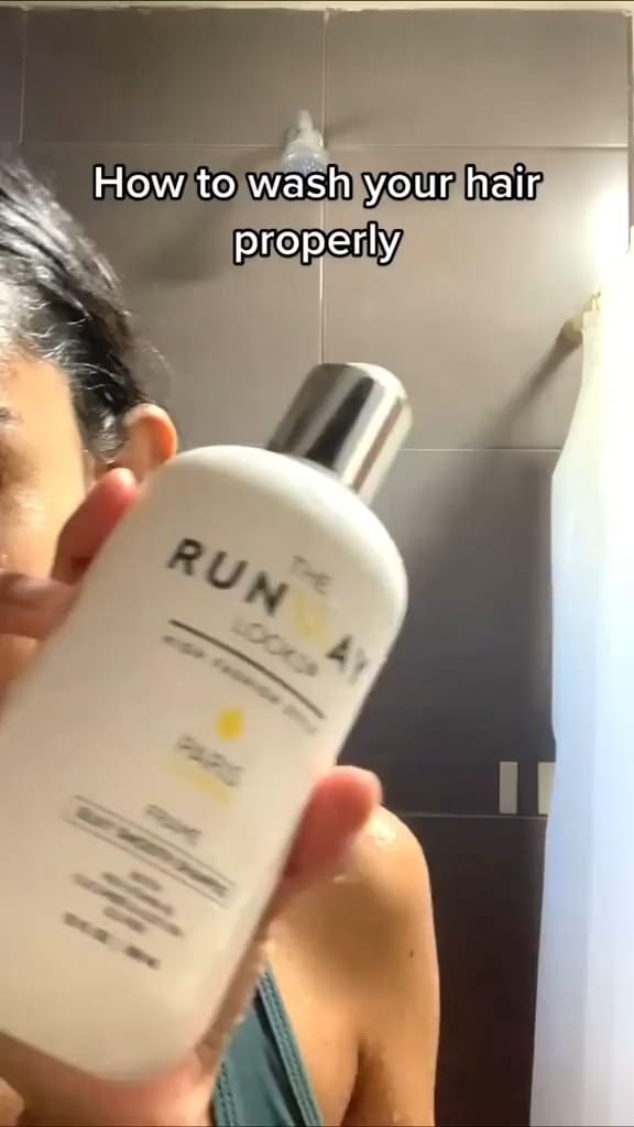 Post 1 by The Runway Looks on Instagram (video)