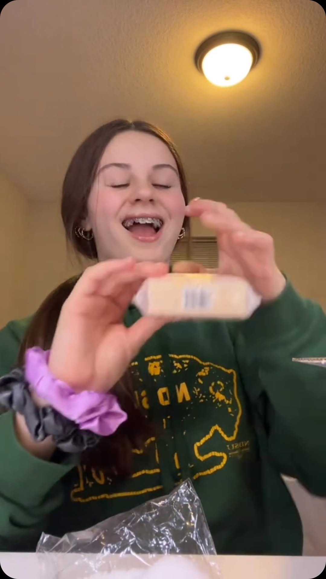 Post 8 by Apiibeauty on Instagram (video)