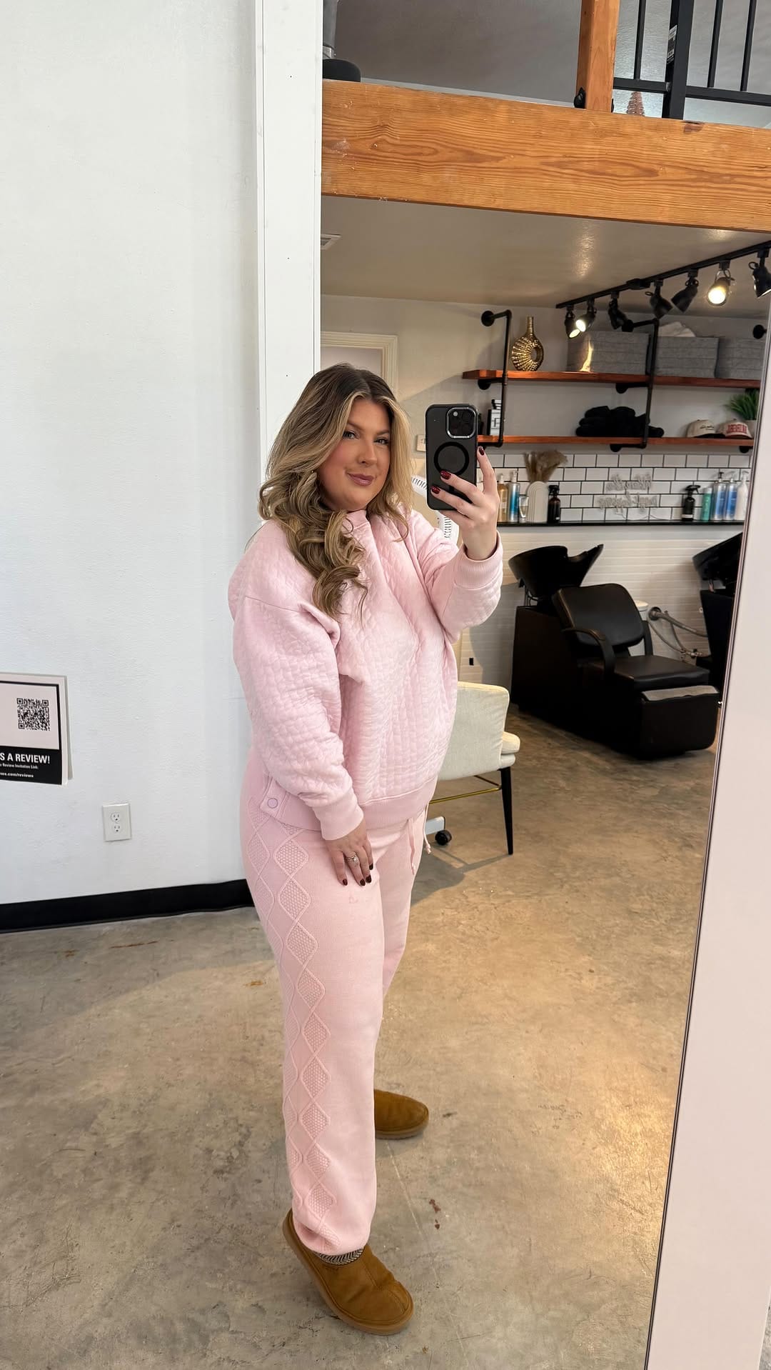 Post 4 by 𝐿𝐴𝑈𝑅𝐸𝑁 | TRAVELING BRIDAL HAIR + MAKEUP ARTIST on Instagram (video)