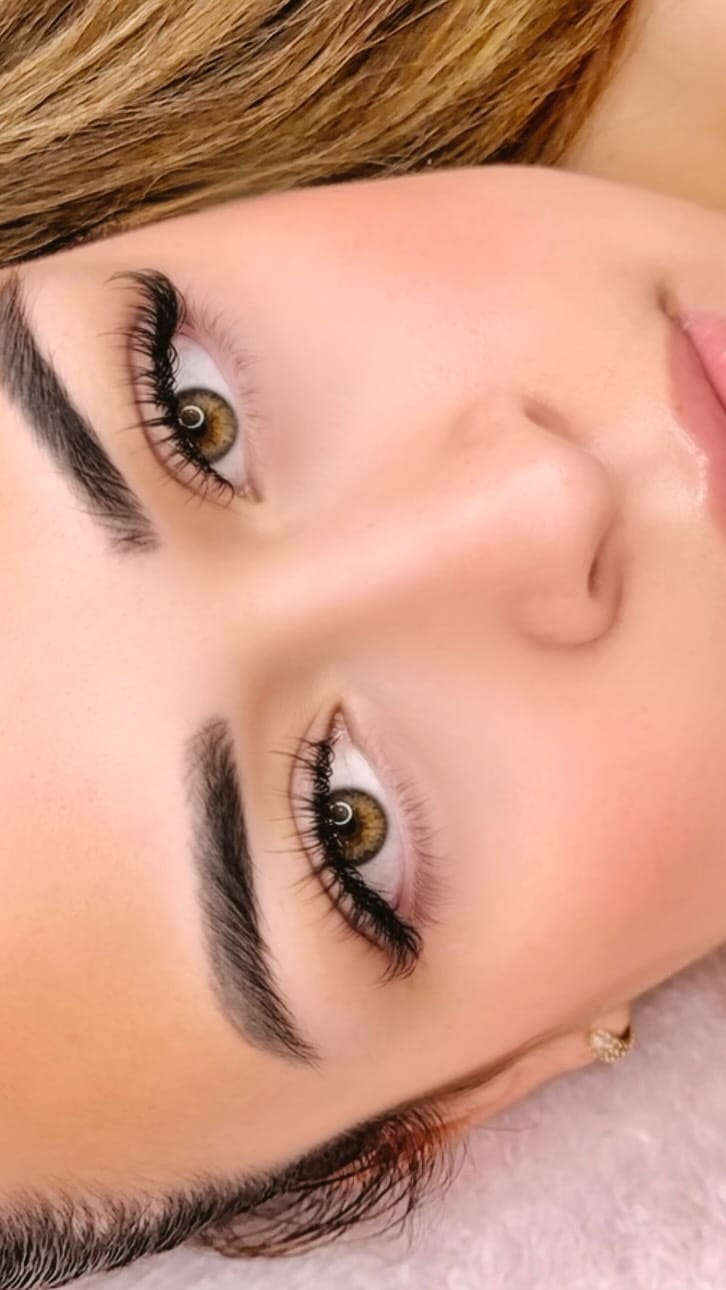 Post 2 by HAYLEY ASHBY | CHICAGO LASH SALON OWNER, ARTIST & EDUCATOR on Instagram (video)