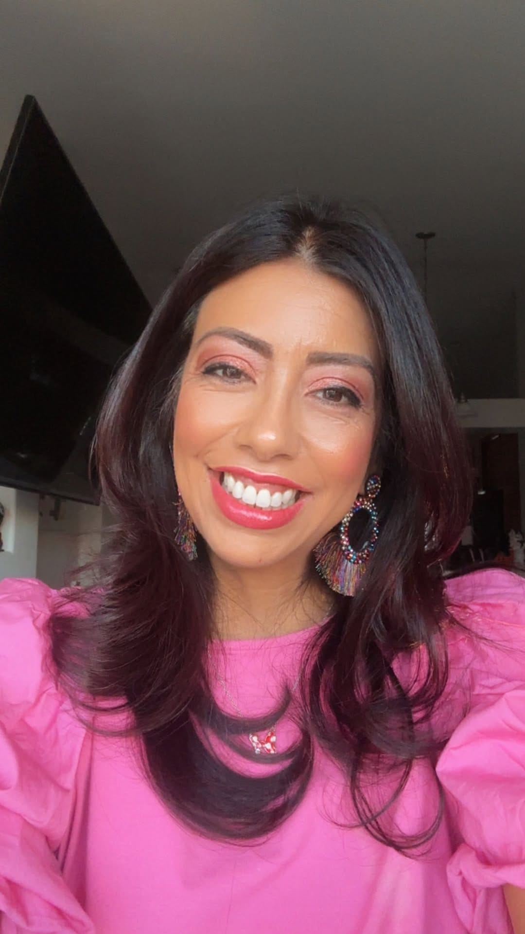 Post 2 by Makeup and Skincare Expert on Instagram (video)