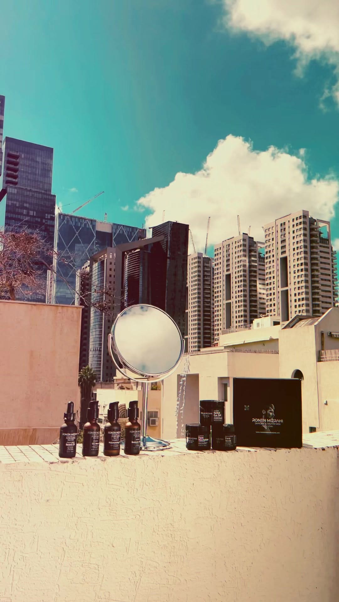 Post 10 by R o n e n  M i z r a h i on Instagram (video)