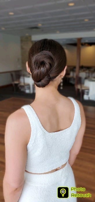 Post 10 by Chicago Bridal Hairstylist on Instagram (video)