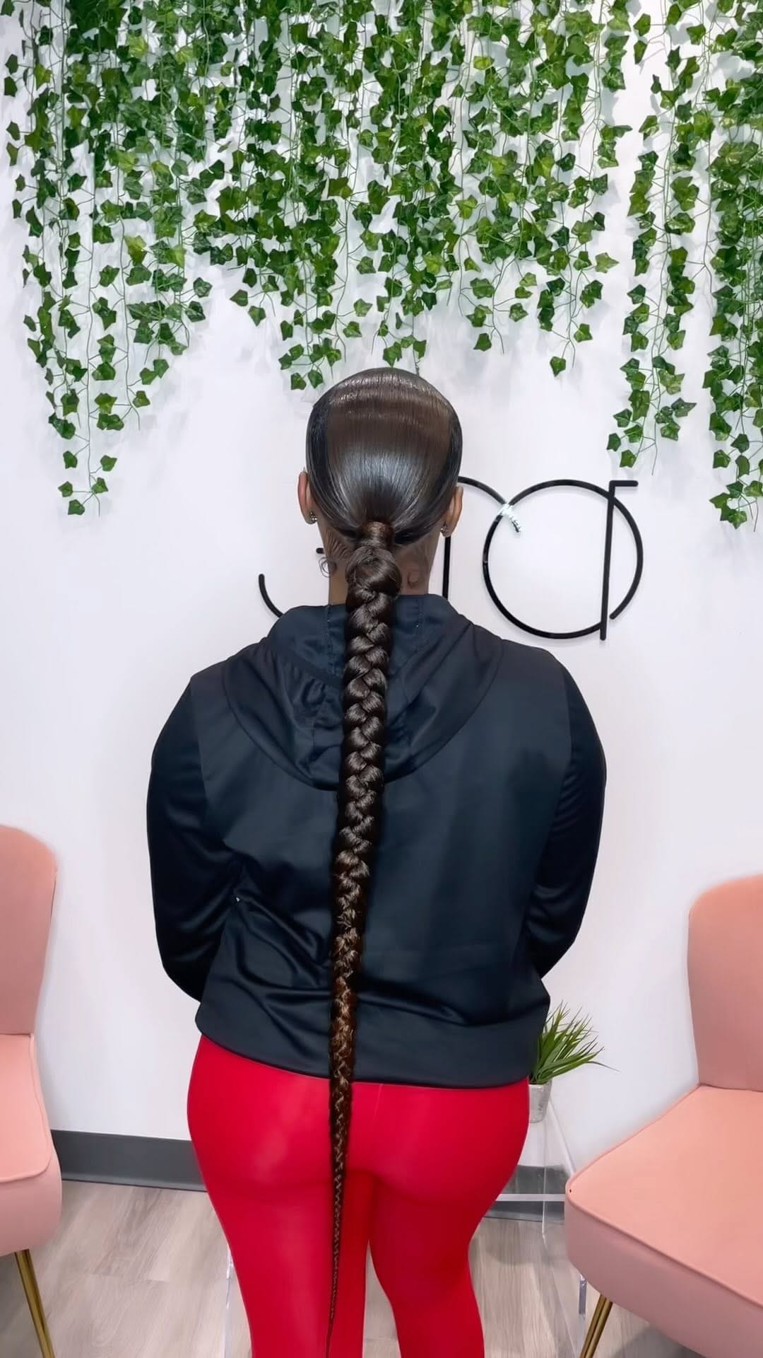 Post 10 by Houston Hairstylist on Instagram (video)