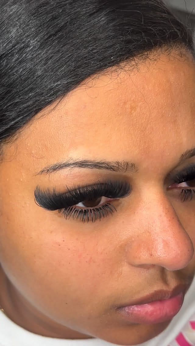 Post 5 by ATL LASH ARTIST on Instagram (video)