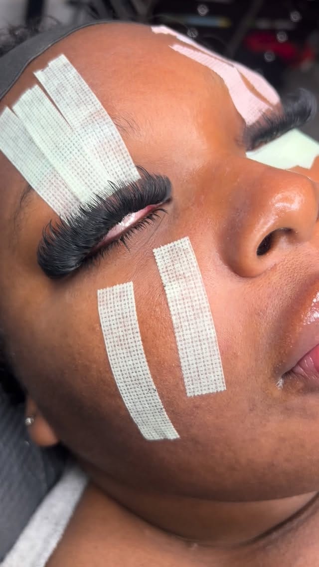 Post 7 by ATL LASH ARTIST on Instagram (video)