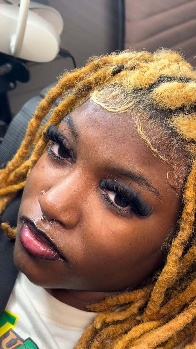 Post 2 by ATL LASH ARTIST on Instagram (video)