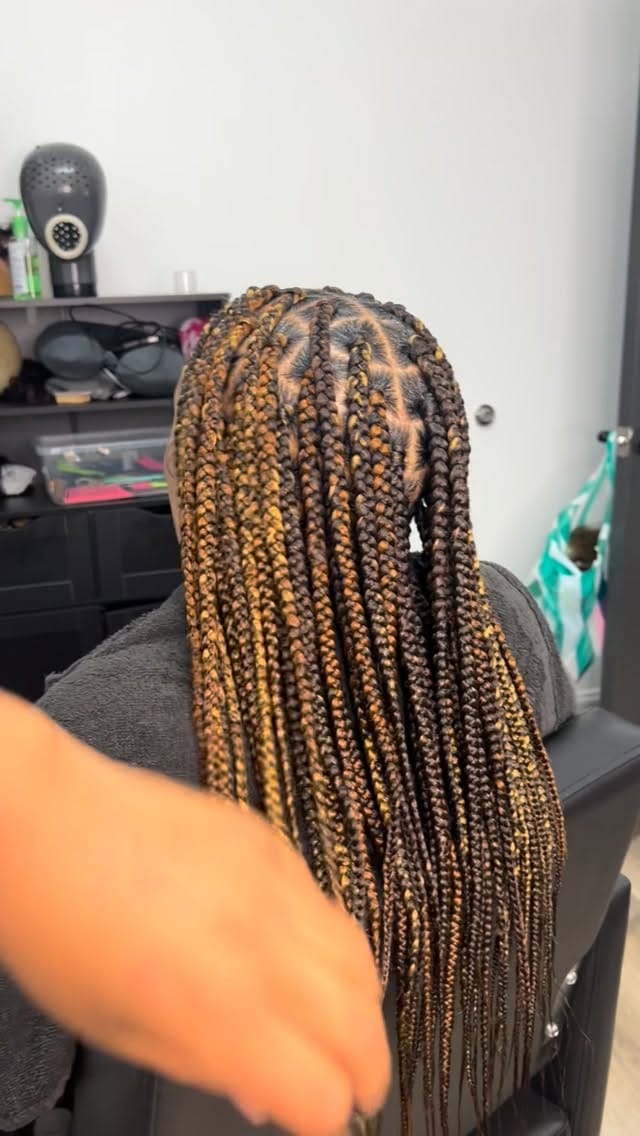 Post 2 by READY TO WEAR WIGS✨ on Instagram (video)