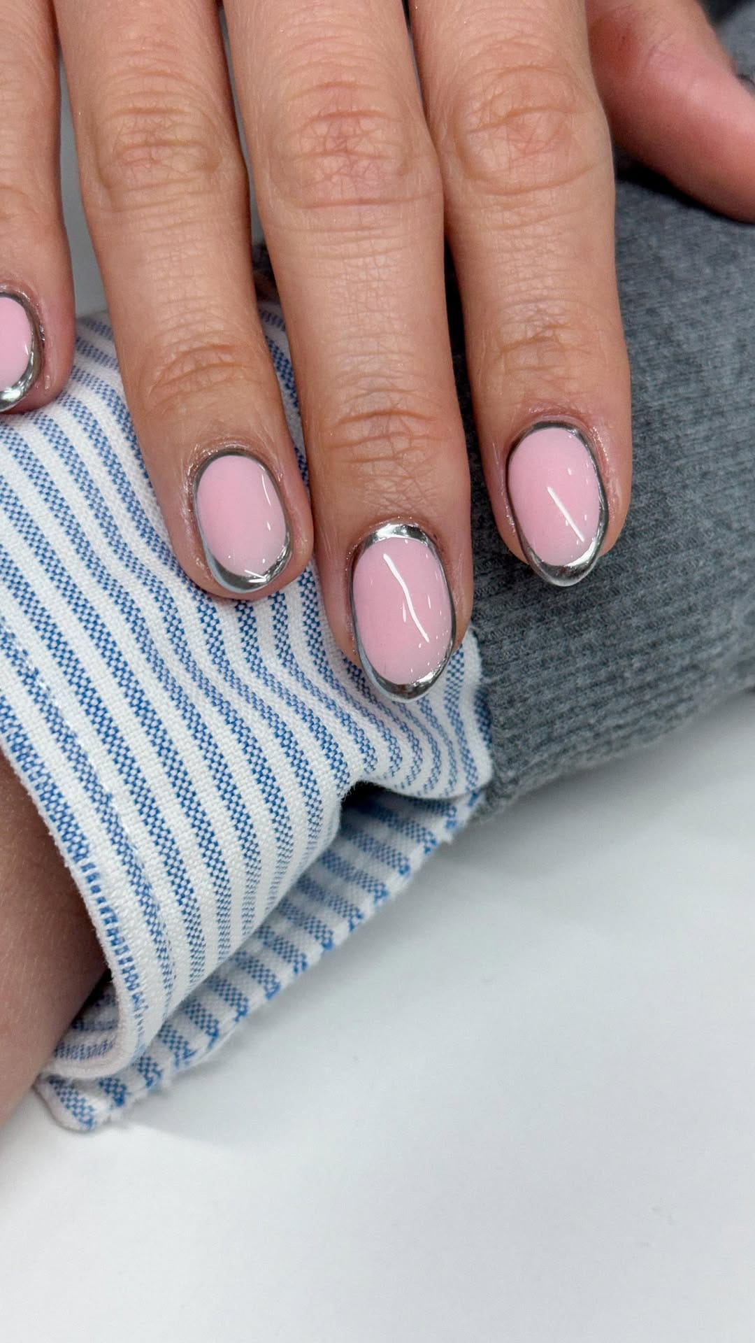 Post 8 by The little NAIL KITCHEN on Instagram (video)