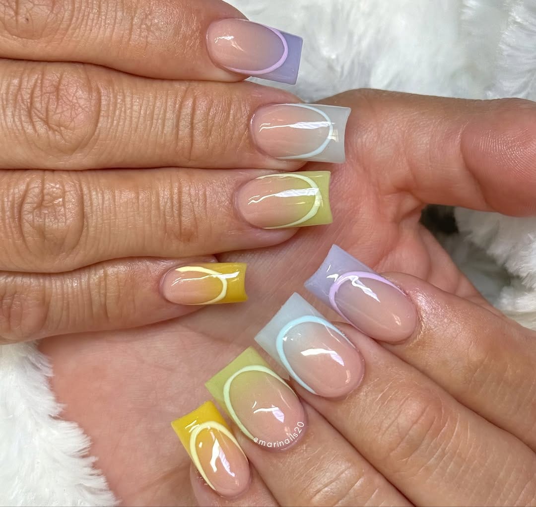 Post 4 by Mari/ Acrylic Nails on Instagram (image)