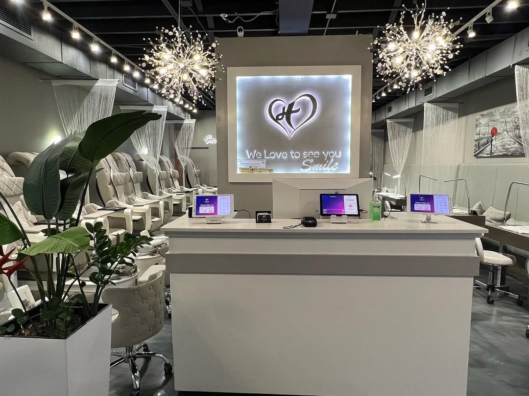Post 10 by Hot Nail Spa South Miami on Instagram (image)