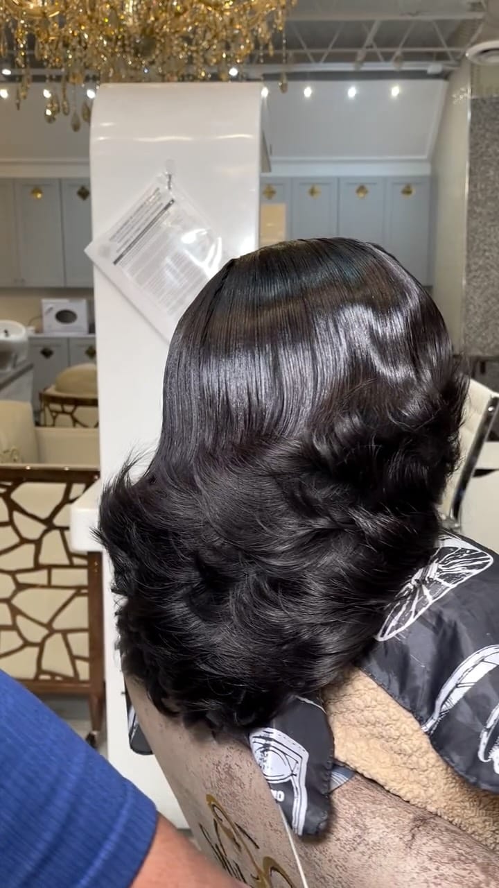 Post 5 by HOUSTON HAIRSTYLIST ! on Instagram (video)