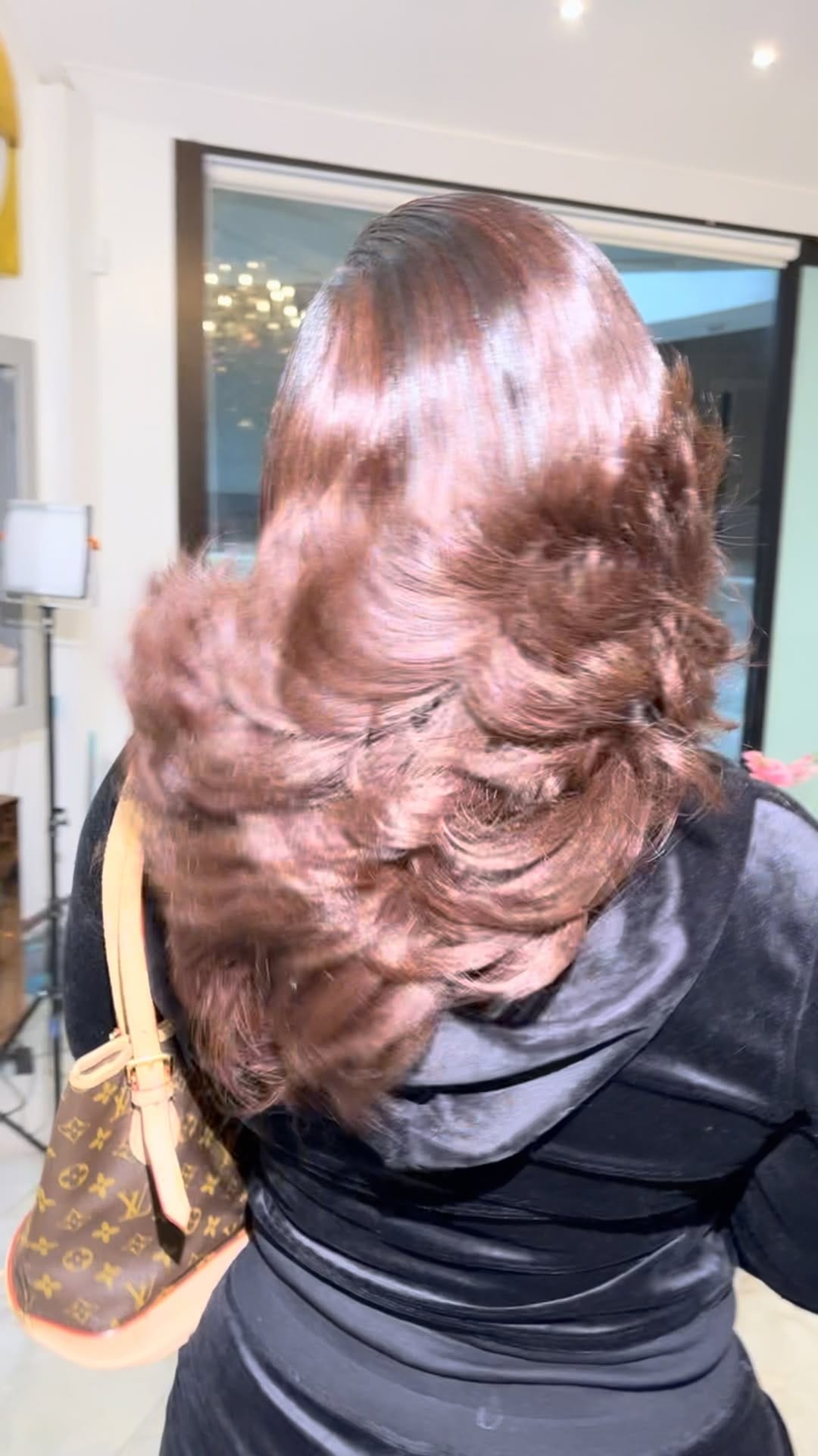 Post 3 by HOUSTON HAIRSTYLIST ! on Instagram (video)