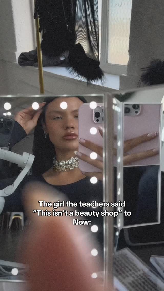 Post 5 by B E L L A on Instagram (video)