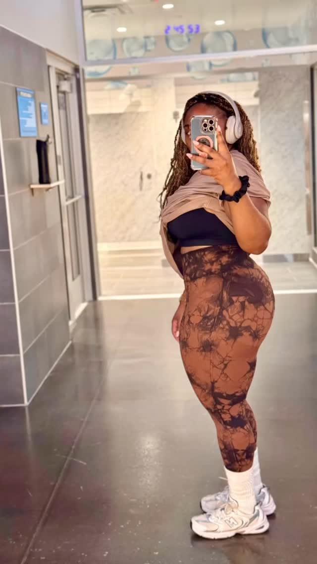 Post 10 by Sharlet E on Instagram (video)
