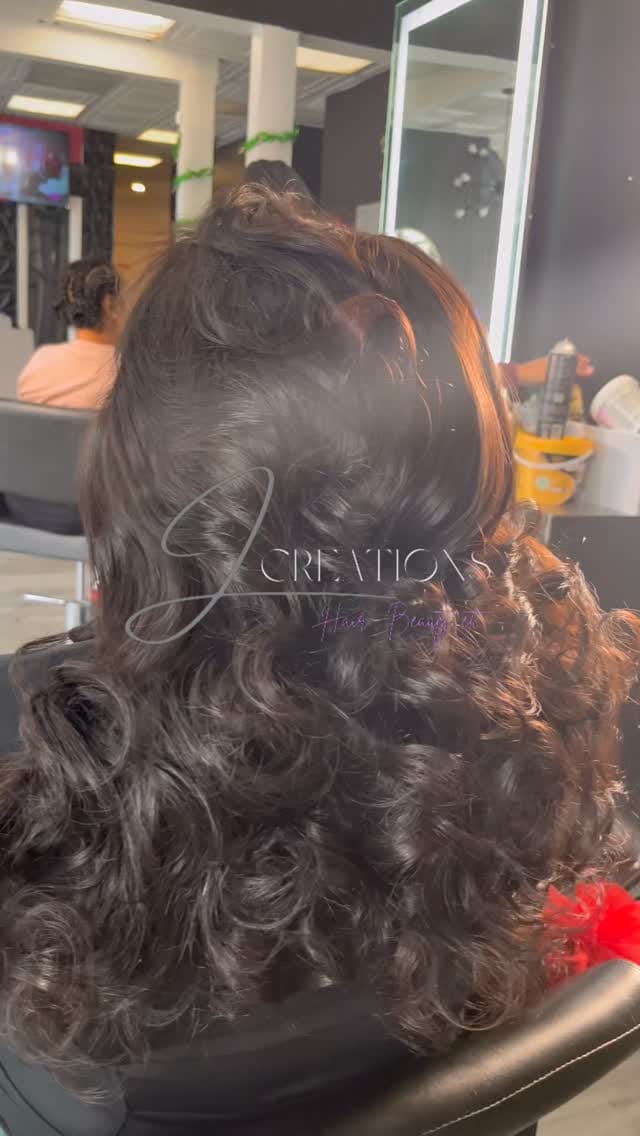 Post 1 by Chi versatile Hairstylist on Instagram (video)