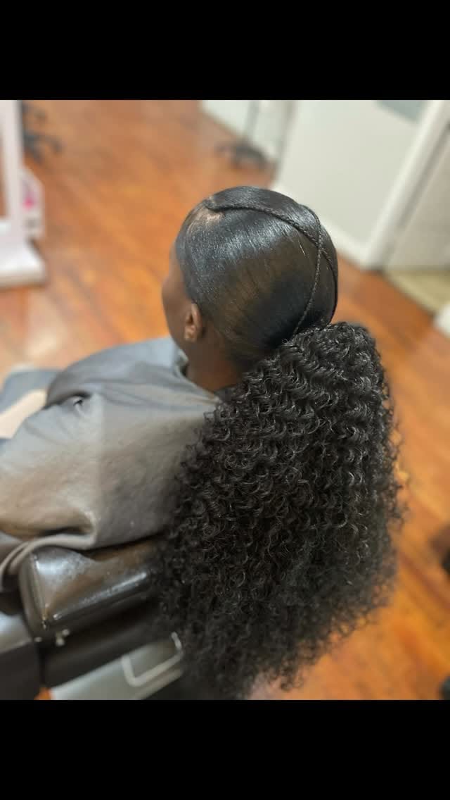 Post 3 by Curl Kitchen Chicago Natural Hair Salon on Instagram (video)