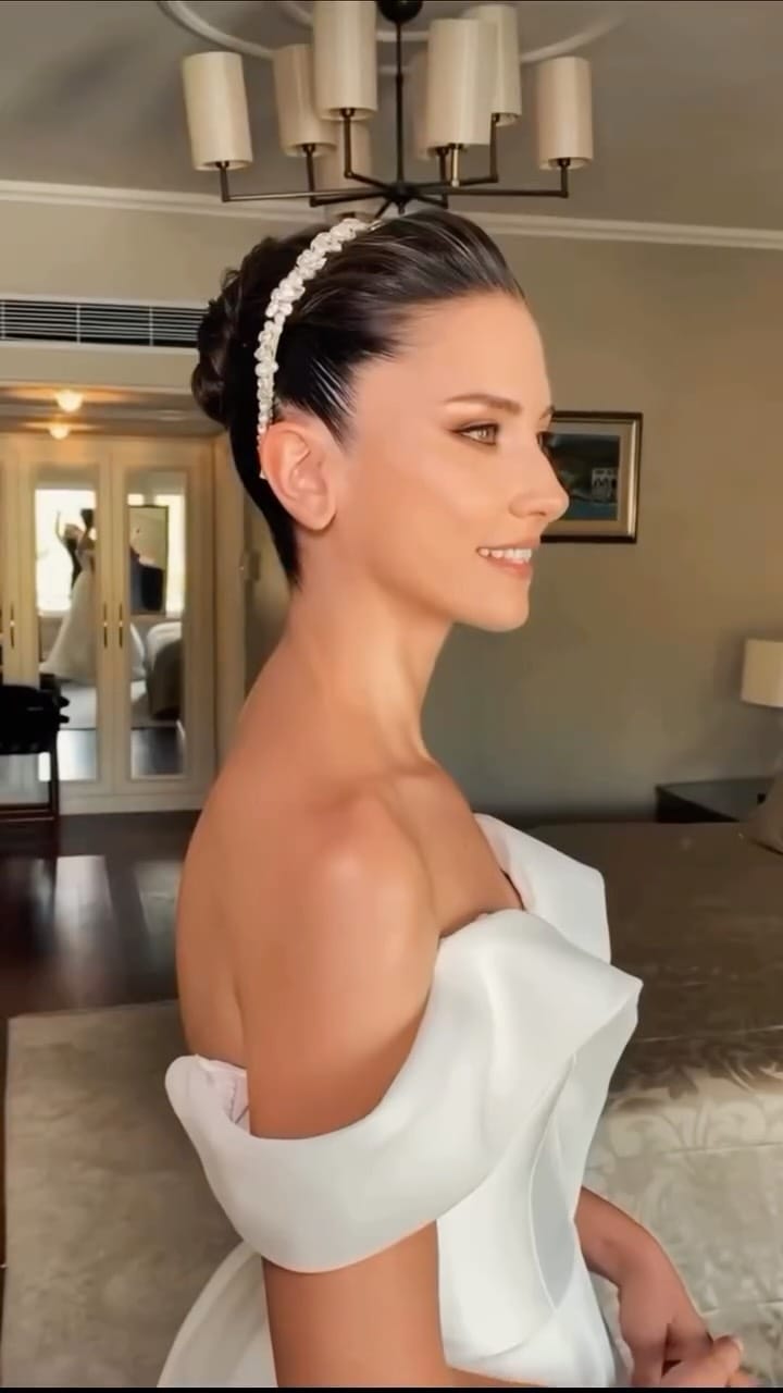 Post 4 by Makeup and Hair on Instagram (video)