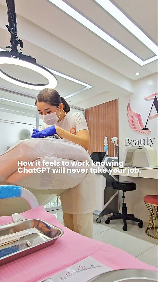 Post 5 by SHEBBY | NANO HAIRSTROKES / LIP BLUSH / REMOVAL | LAS PIÑAS on Instagram (video)
