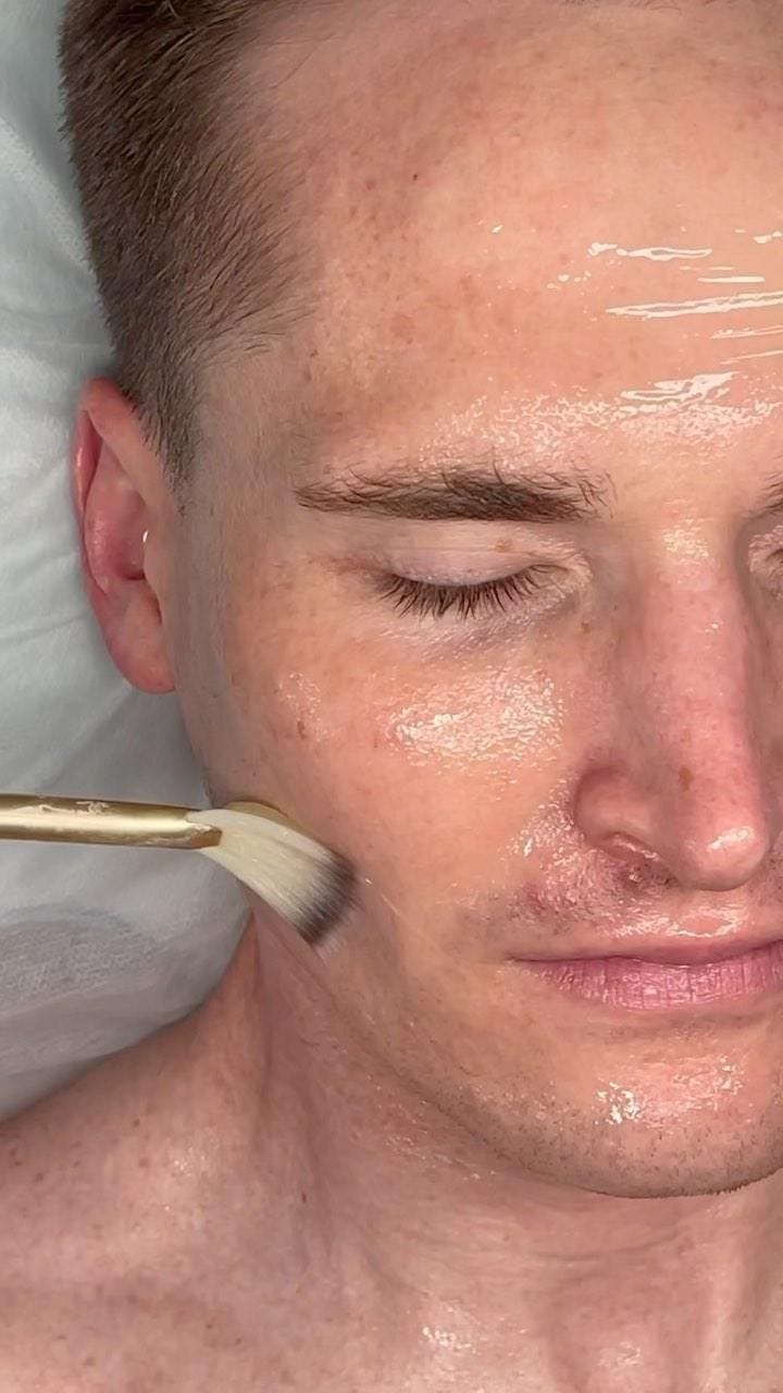 Post 10 by Lux Skin Bar Chicago spa & skincare salon on Instagram (video)