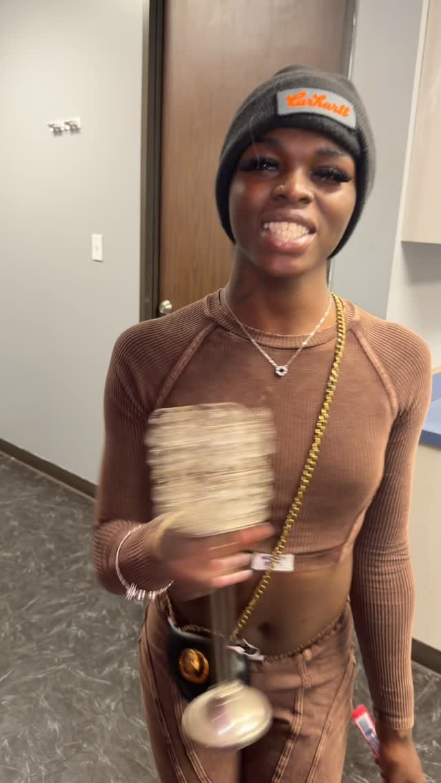 Post 4 by houston hairstylist on Instagram (video)