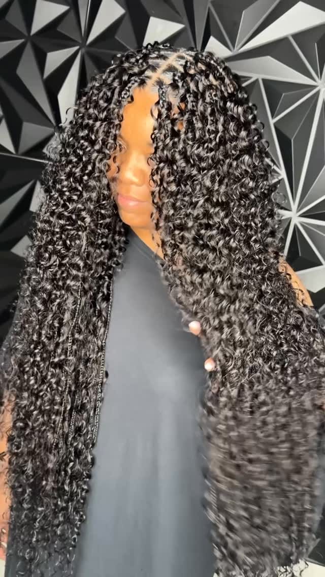Post 2 by Dee on Instagram (video)
