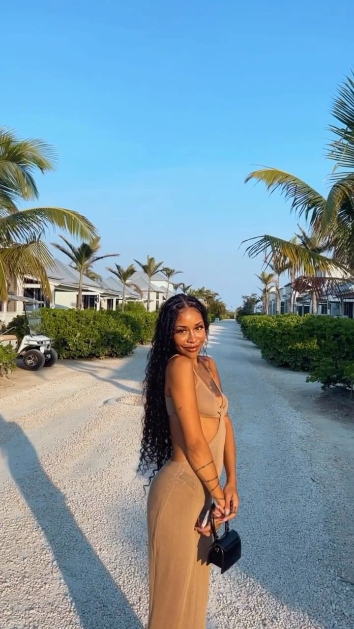 Post 10 by Dee on Instagram (video)