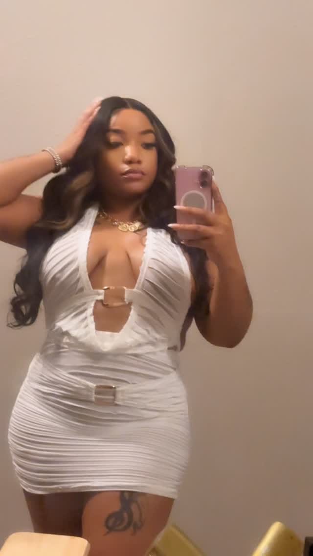 Post 5 by THE EYE BROW SLAYER👸🏽 on Instagram (video)