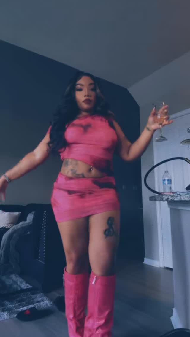 Post 4 by THE EYE BROW SLAYER👸🏽 on Instagram (video)