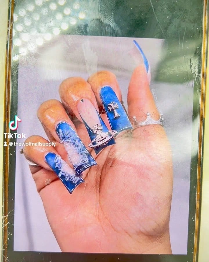 Post 10 by hai.nails on Instagram (carousel)