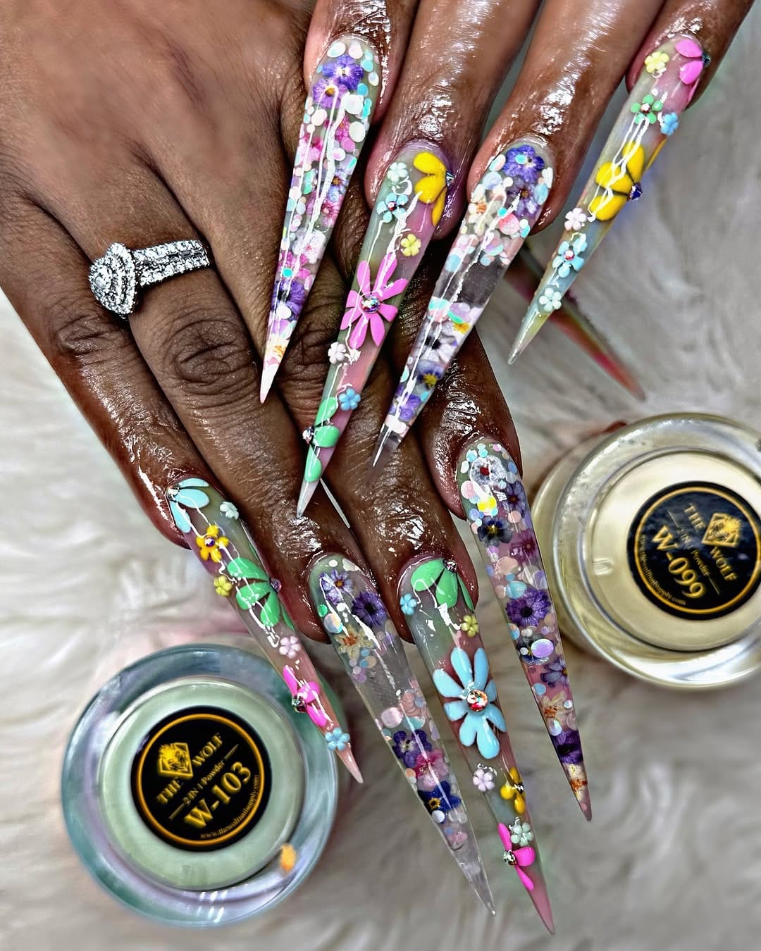 Post 7 by hai.nails on Instagram (carousel)