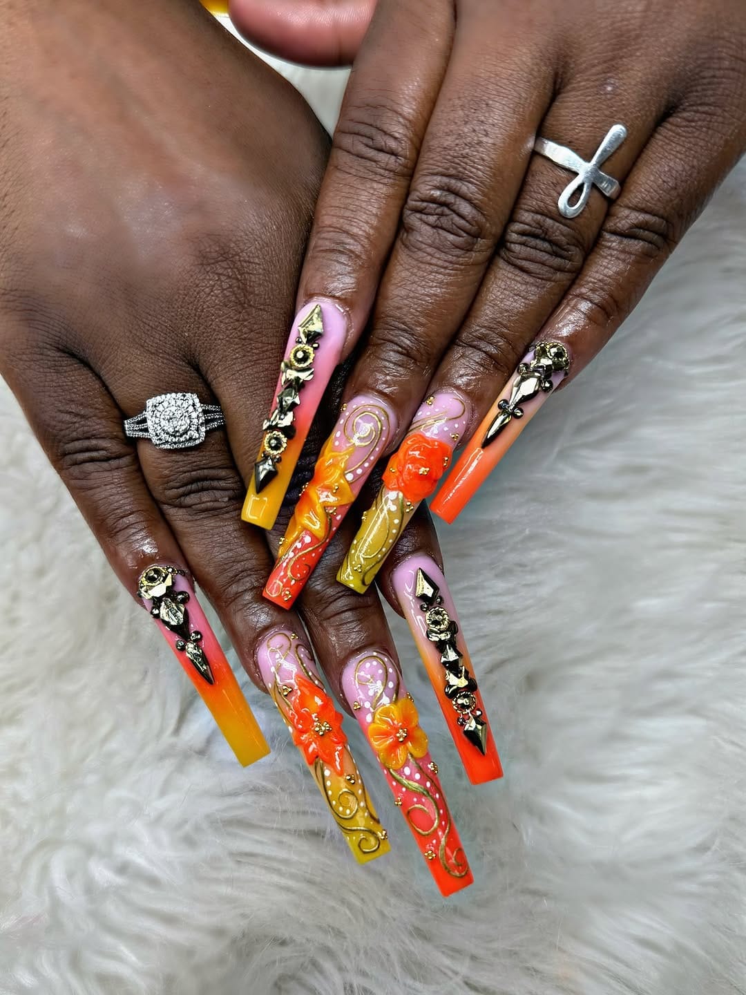 Post 6 by hai.nails on Instagram (carousel)