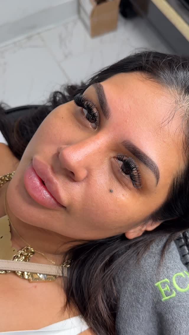Post 1 by 𝙼𝚒𝚌𝚛𝚘𝚋𝚕𝚊𝚍𝚒𝚗𝚐 𝙷𝚘𝚞𝚜𝚝𝚘𝚗 on Instagram (video)