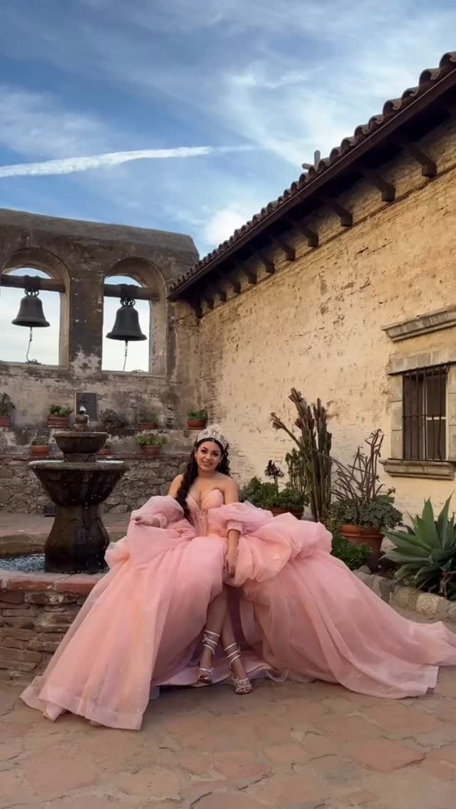 Post 1 by LASHES|| 𝐵𝓇𝑒𝒶𝓏𝓎'𝓈 𝐿𝒶𝓈𝒽𝑒𝓈 ® on Instagram (video)