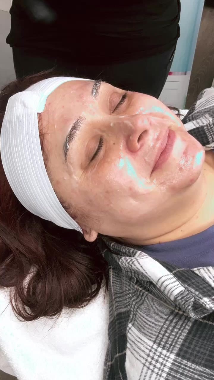 Post 9 by Jessica Martin💆🏻‍♀️TheSkinGuru on Instagram (video)