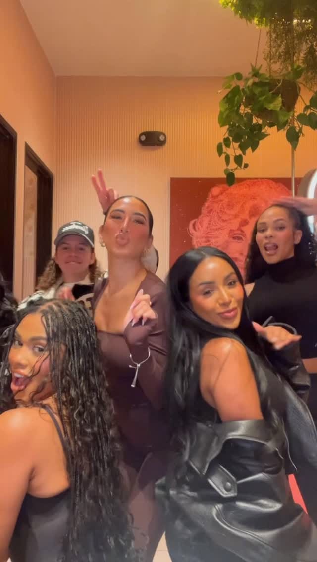 Post 4 by Isabella Sanchez on Instagram (video)