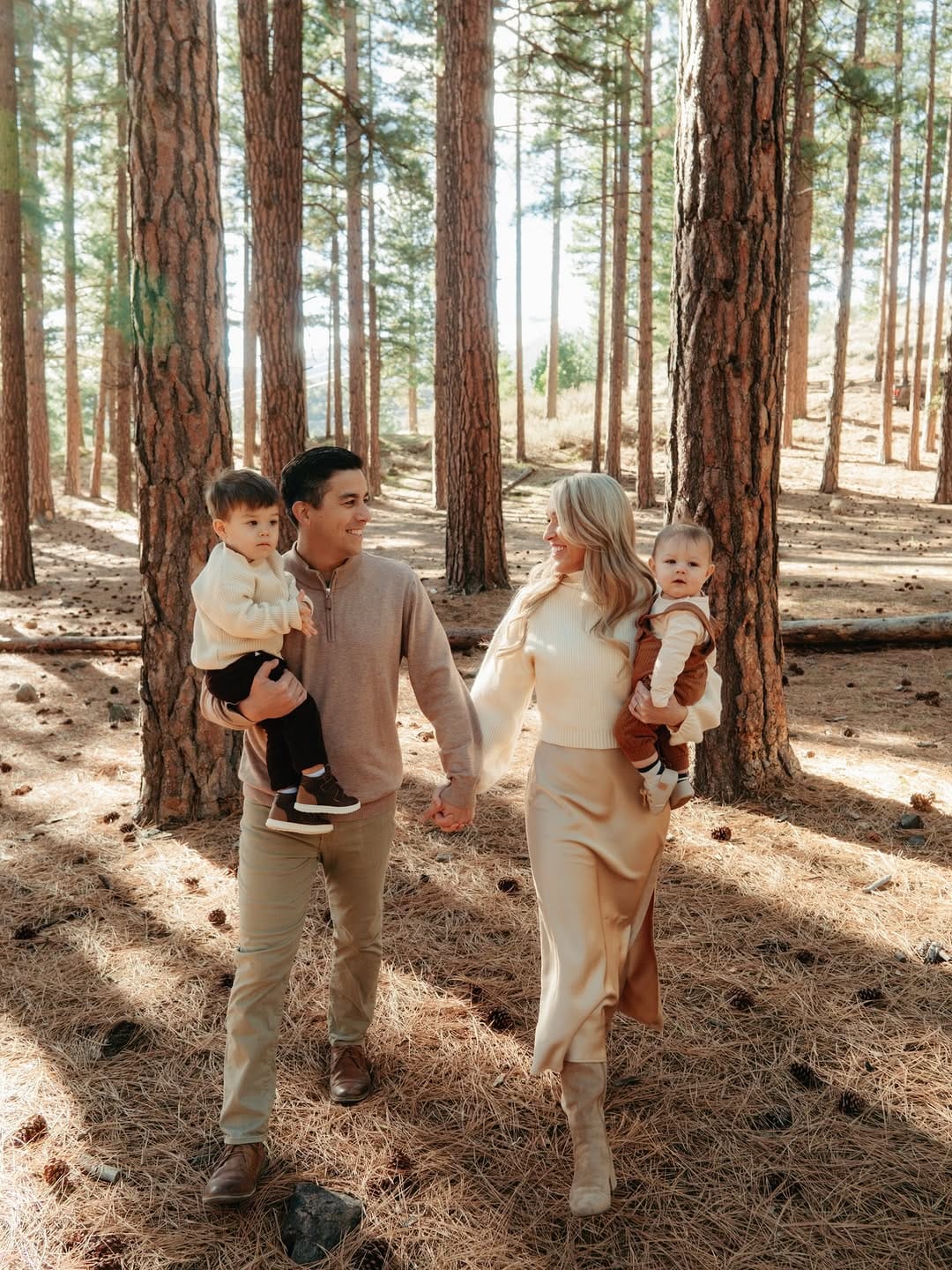 Post 4 by 𝙰𝚗𝚐𝚎𝚕𝚒𝚚𝚞𝚎 𝙷𝚒𝚕𝚖𝚎𝚜 ♥ on Instagram (carousel)