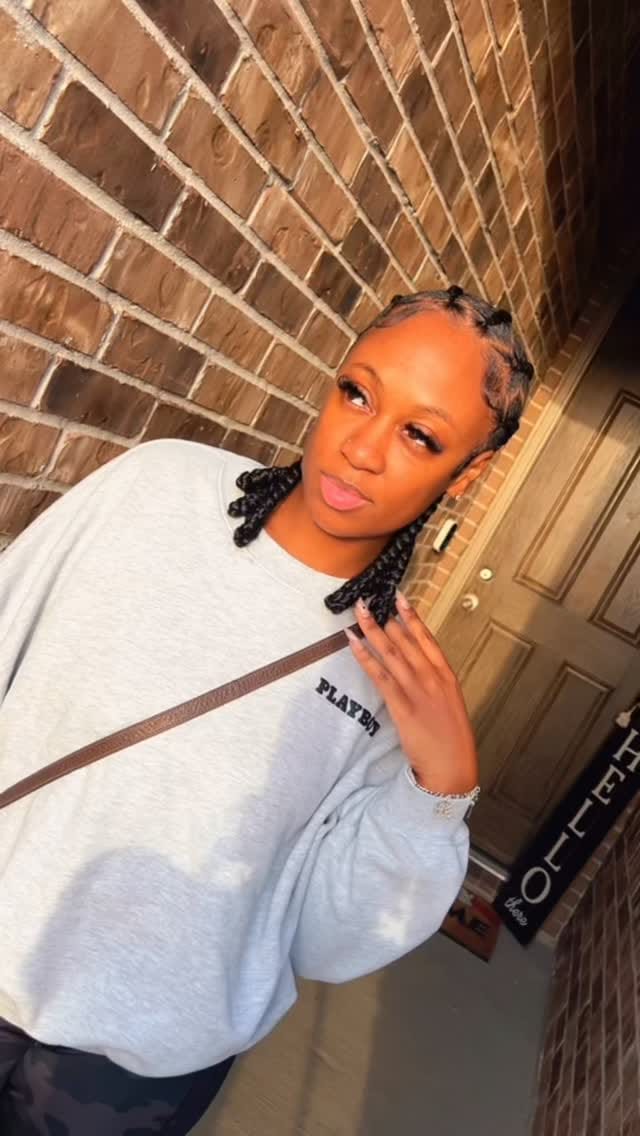 Post 2 by 💜 Houston Braider 💜 on Instagram (video)