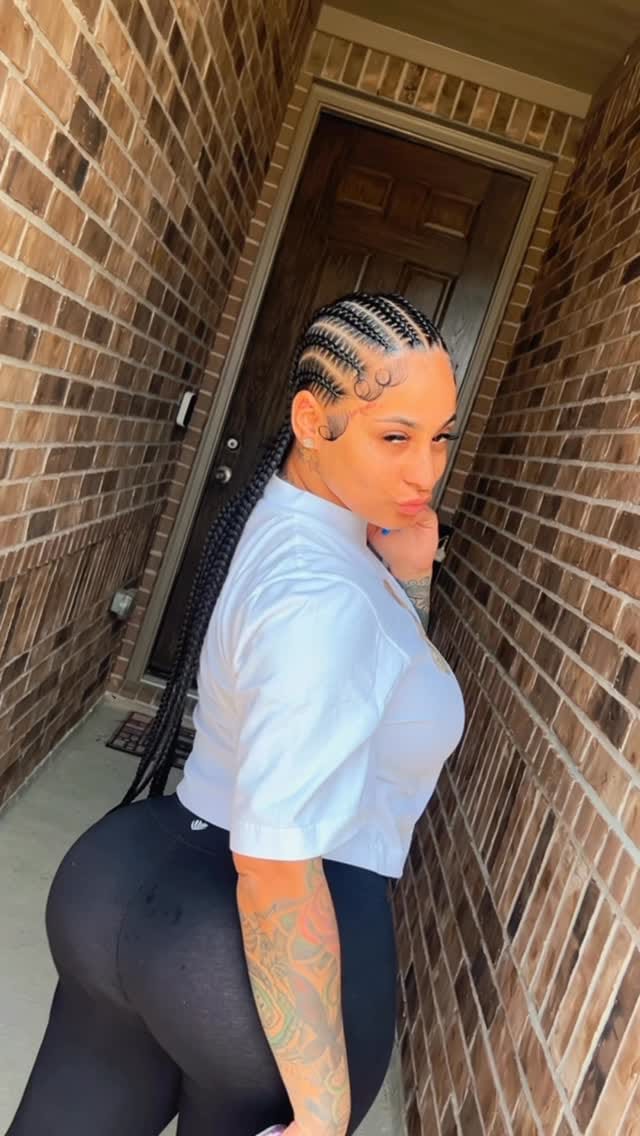 Post 8 by 💜 Houston Braider 💜 on Instagram (video)
