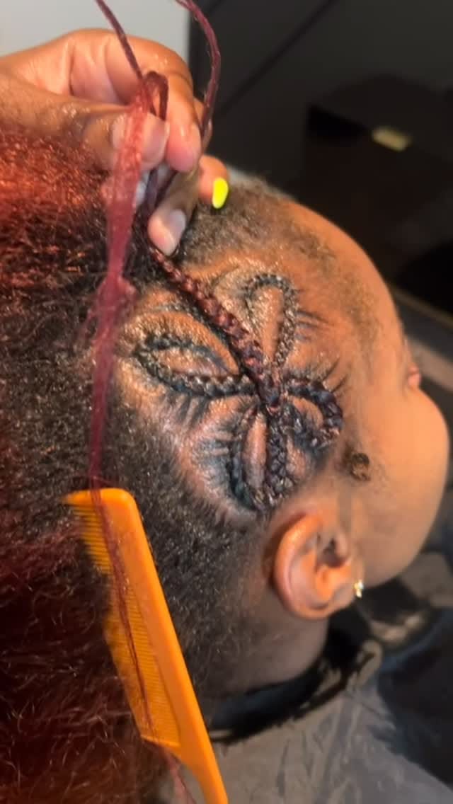 Post 7 by 💜 Houston Braider 💜 on Instagram (video)