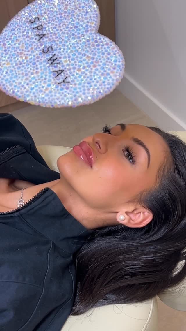 Post 6 by Lauren Trevino on Instagram (video)