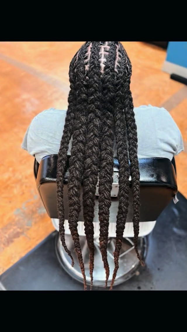 Post 6 by Cedric The Loc Therapist on Instagram (video)
