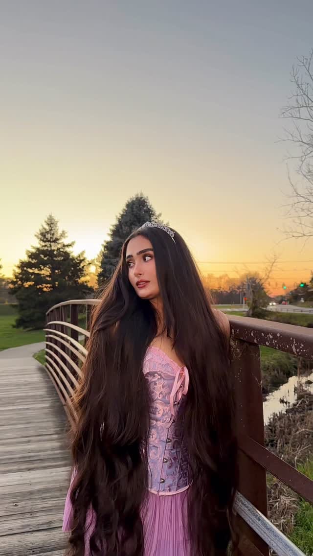 Post 9 by Minahil | Hair • Beauty • Style on Instagram (video)