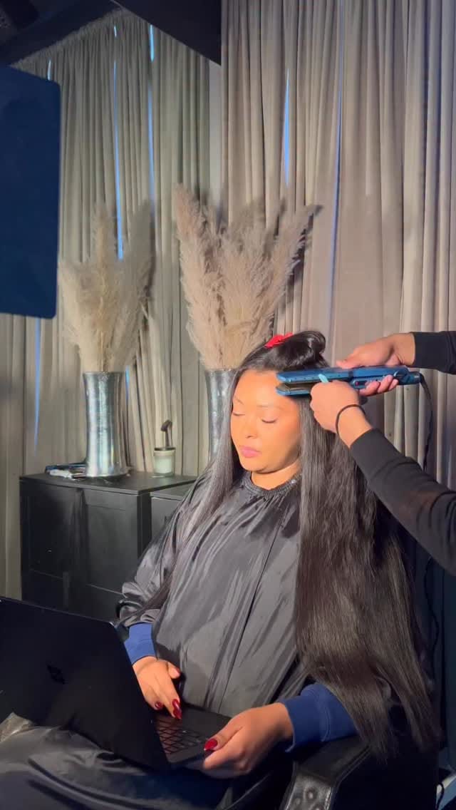 Post 4 by VonnWilliamsHair on Instagram (video)