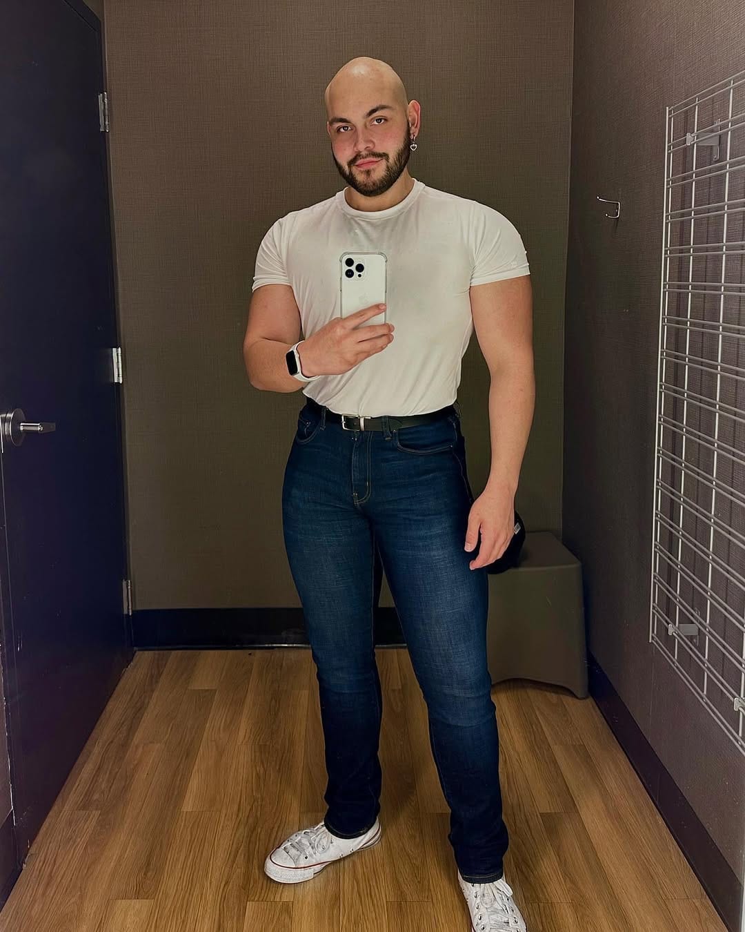 Post 8 by Frank Alex on Instagram (image)
